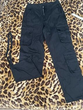 women's Black Cargo Pants with Multiple Pockets
